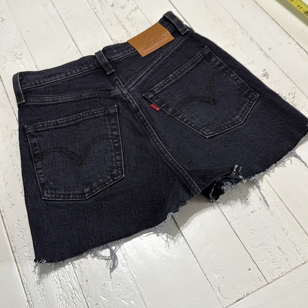 Levi’s rib cage straight Sz 25 premium button fly Women's Black Denim Shorts